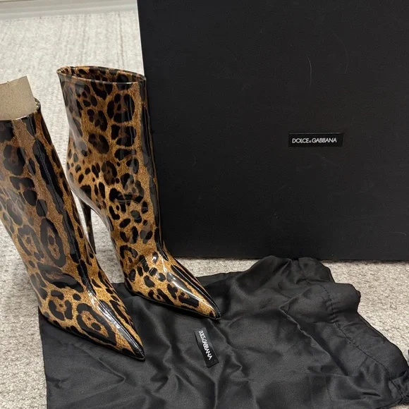 Dolce & Gabbana Leopard Print Heeled Boots - Picture 9 of 10